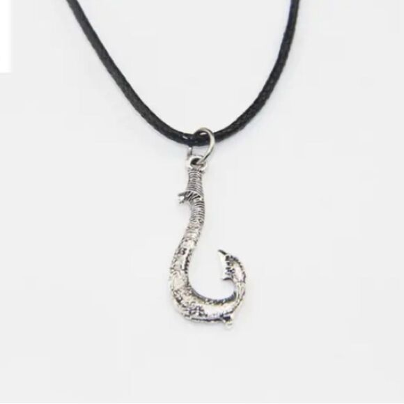 Disney's Moana Princess Fish Hook Pendant Necklace‎ Silvertone Black Cord 18 in - Picture 1 of 1